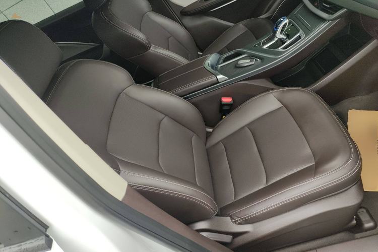 Used Livan Maple 80v L 2024 515 km Range 7 Seats