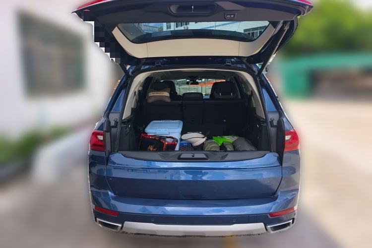 Used BMW X7 2020 xDrive40i Luxury Package with Leading Features
