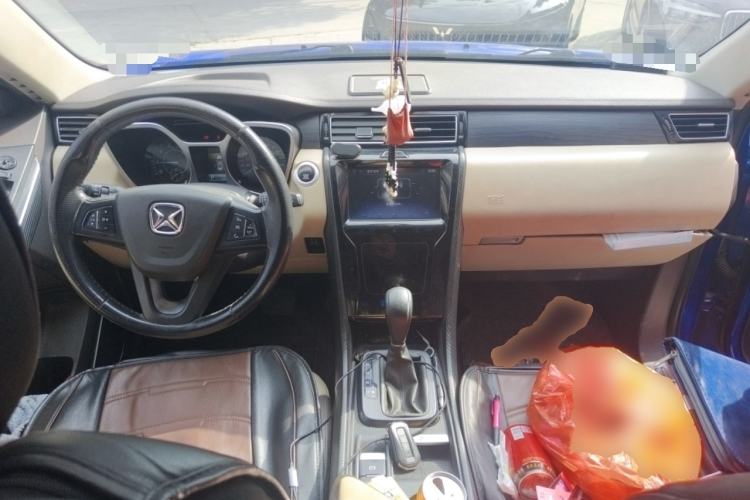 Used JMC Yusheng S330 2016 1.5L GTDi Automatic Two-Wheel Drive Flagship Edition Center Console