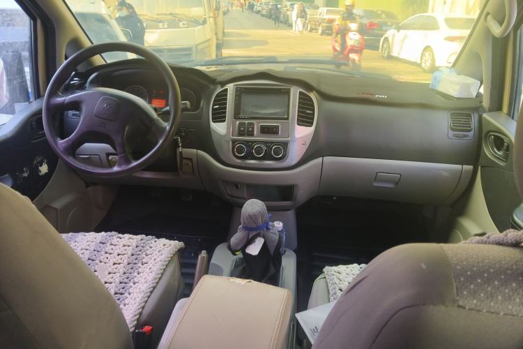 Used FORTHING Lingzhi 2015 M3 1.6L 7-Seater Standard Model Center Console