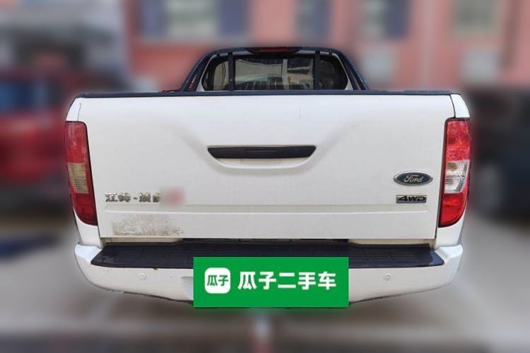 Used JMC Yuhu 5 2019 2.0T Diesel Manual 4x4 Advanced Version China VI Standard Long Wheelbase
