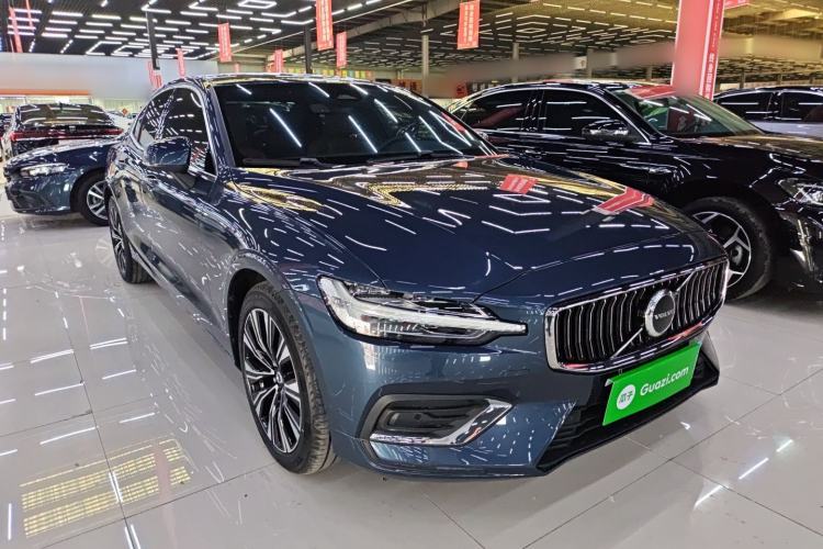 Used Volvo S60 2023 B4 Zhiyuan Luxury Edition
