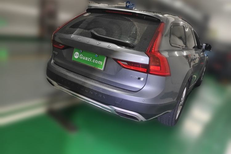 Used Volvo V90 2017 Cross Country T5 AWD Smart Range Edition