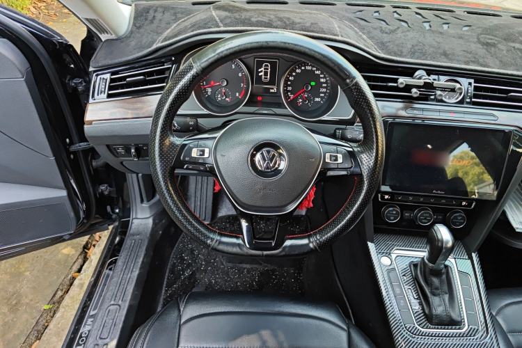 Used Volkswagen Magotan 2018 330TSI DSG Luxury Model