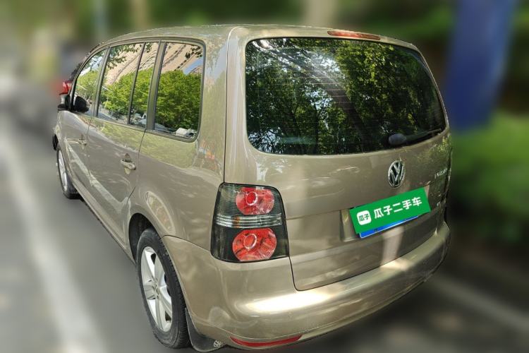 Used Volkswagen Touran 2015 1.4T Manual Fashion Edition 5-Seater
