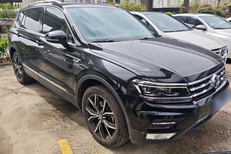 Used Volkswagen Tiguan L 2017 330TSI Automatic Two-Wheel Drive Flagship Edition Front Right 45 Deg