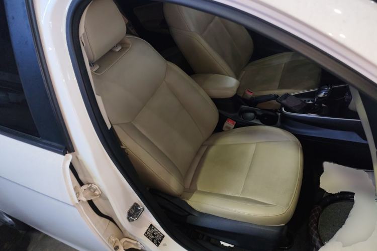 Used Ford Escort 2015 1.5L Automatic Fashion Model Right Front Seat