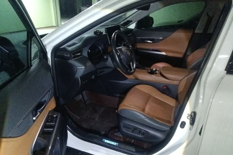 Used Toyota Venza 2022 2.0L CVT Two-Wheel Drive Prestige Edition Driver Seat