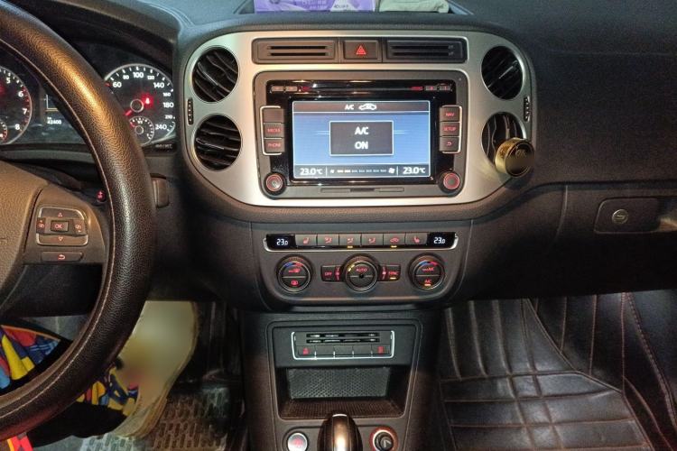 Used Volkswagen Tiguan L 2015 2.0 TSI Automatic All-Wheel Drive Luxury Edition