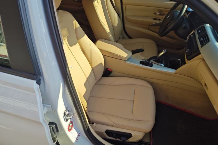 Used BMW 3 Series 2013 320i Sport Edition Right Front Seat