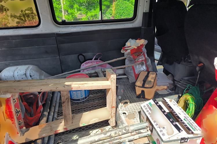 Used Ford Classic Transit 2015 2.8T Diesel Multi-Function Vehicle Short Wheelbase 6-Seater Mid-Roof Edition JX493ZLQ4