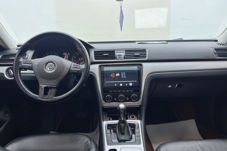 Used Volkswagen Passat 2014 1.8TSI DSG Prestige Edition Interior 4