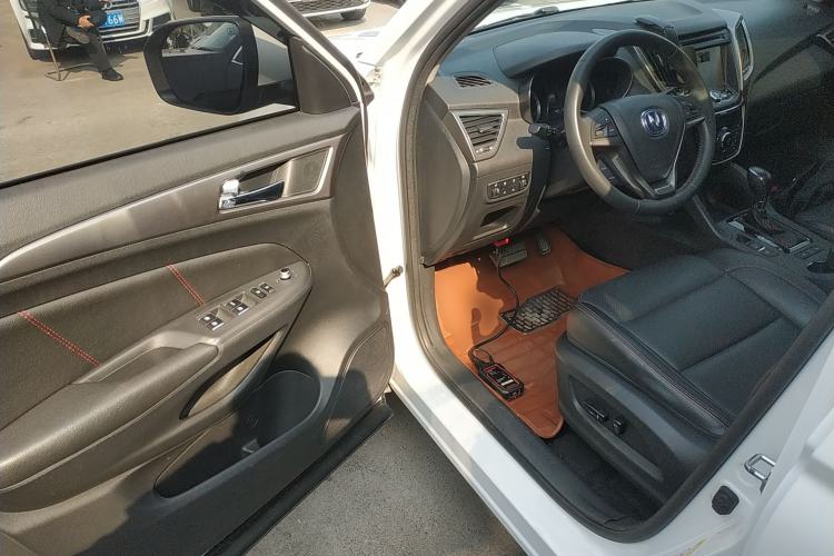 Used Changan CS75 2015 1.8T Automatic 4x4 Prestige Model China IV Standard