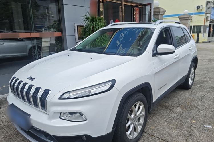 Used Jeep Cherokee 2017 2.0L Superior Edition Guazi used car, China used car export, Used car for sale, Used  cars, Cheapest cars for sale