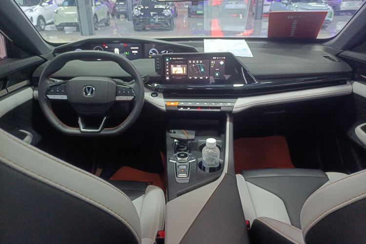 Used Changan UNI-V iDD 2024 Blue Whale Smart Electric iDD 136km ZhiKu Model