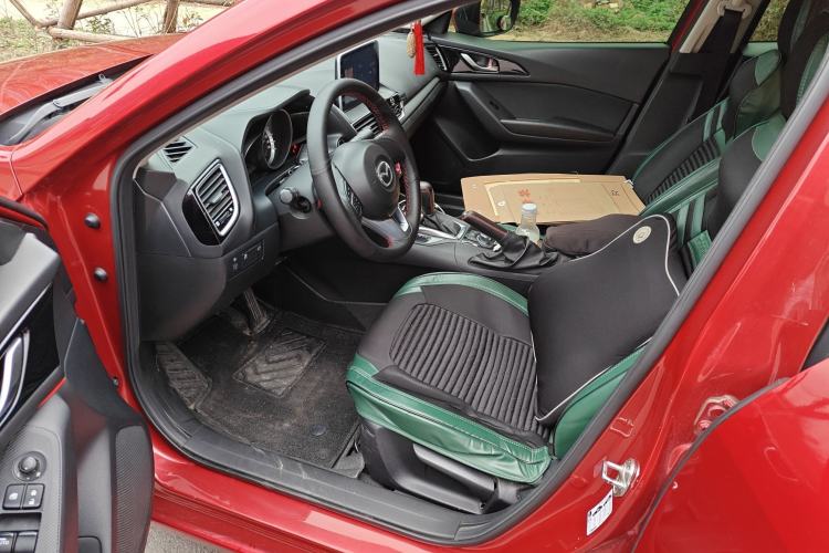 Used Mazda Mazda 3 Axela 2014 Sedan 1.5L Automatic Comfort Model