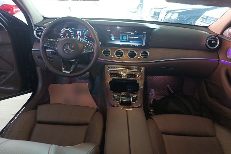 Used Mercedes-Benz E-Class 2018 Facelift E 200 L Center Console