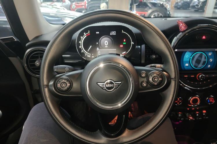 Used MINI MINI 2021 1.5T COOPER Classic Edition
