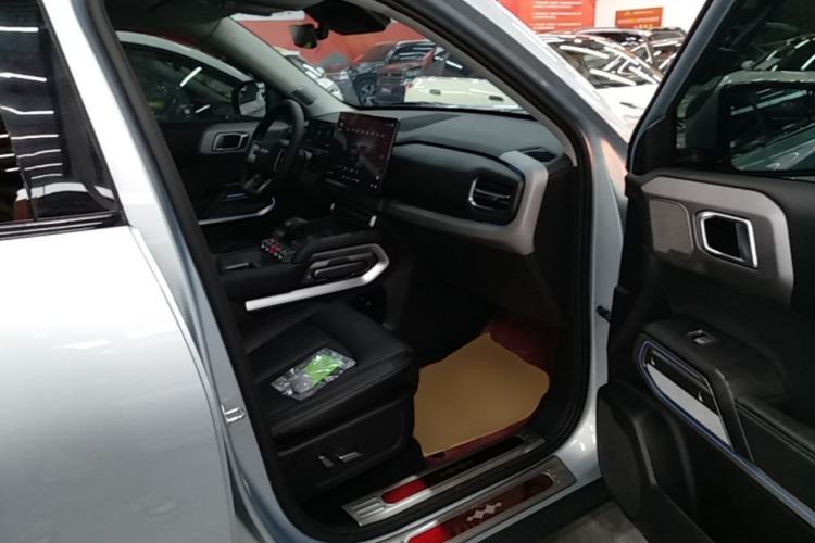 Used Formula Leopard Titanium 3 2025 501KM All-Wheel Drive Intelligent Driving Ultra Version
