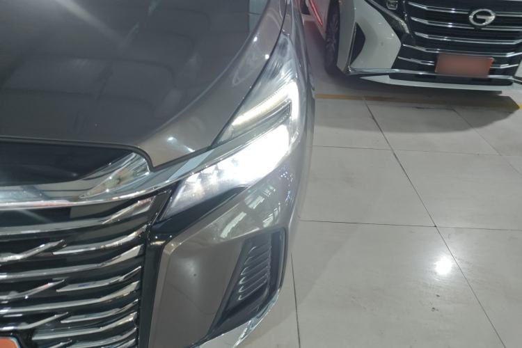 Used Buick GL8 2023 Facelifted Land Cruiser Executive Luxury Version
