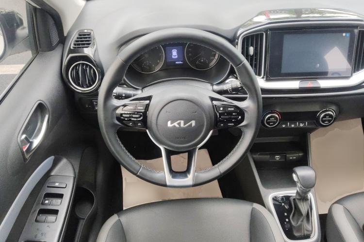 Used Kia kx1 Stonic 2021 1.4L CVT Sunroof Model Steering Wheel