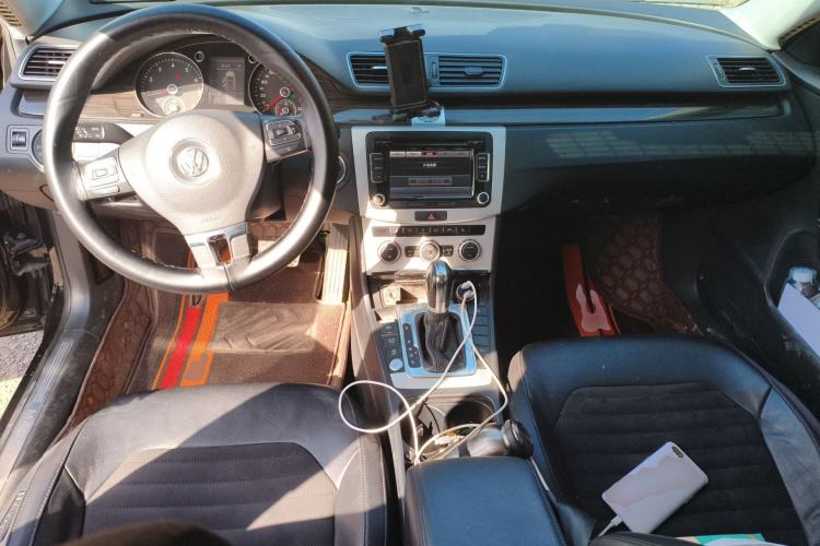 Used Volkswagen Magotan 2012 Facelift 2.0 TSI Prestige Model Center Console