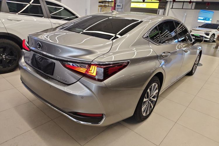 Used Lexus ES 2023 200 Luxury Edition
