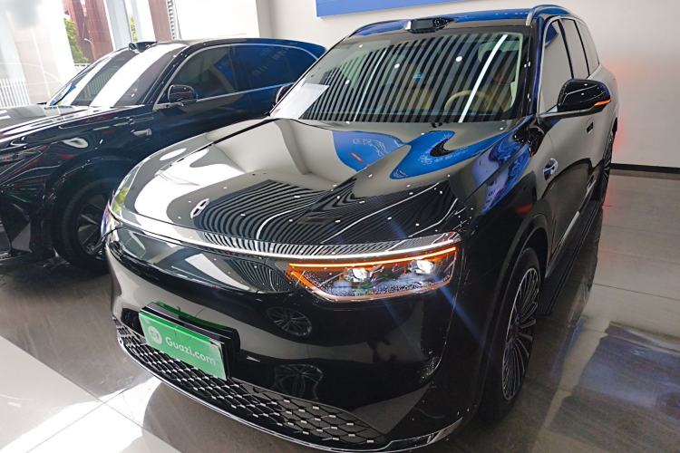 Used Hima AITO M8 2025 Extended-Range Max+ Version 53.4 kWh 6-Seater Edition Front