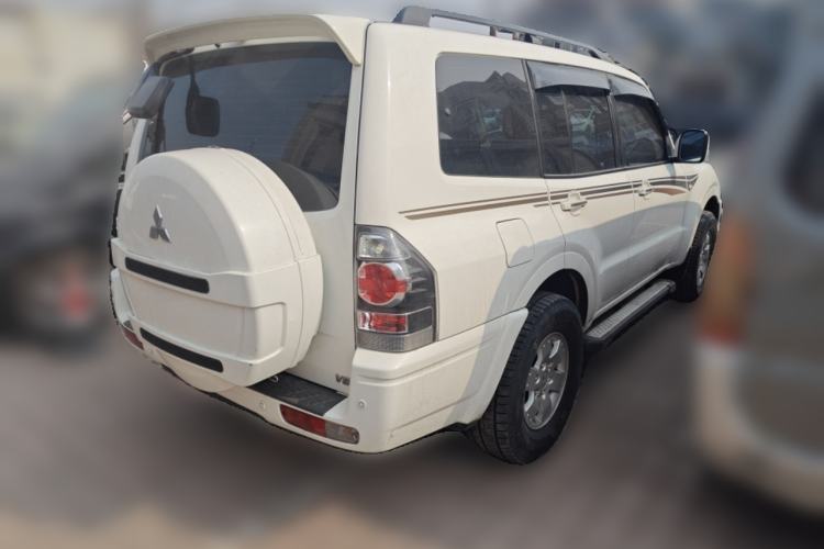 Used Mitsubishi Pajero 2011 V73 3.0L MT GL Rear Right 45 Deg