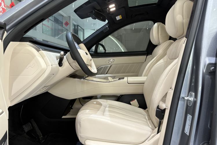 Used ONVO Luxeed L90 2025 Model—Ultra Six-Seater Version

