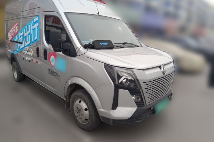 Used Dongfeng Yufeng 2023 V9+ 2.3T Manual Rear-Drive Dual Rear Tires Long Wheelbase High-Roof 3-Seater Cargo Van Front Right 45 Deg