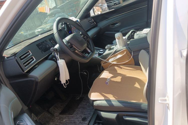 Used BYD Qin L 2025 DM-i Smart Drive 80KM Leading Model Left Front Seat