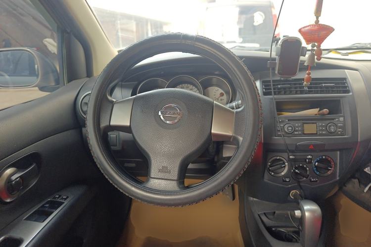 Used Nissan Livina 2010 JINRUI Edition 1.6L Automatic Standard Model Steering Wheel