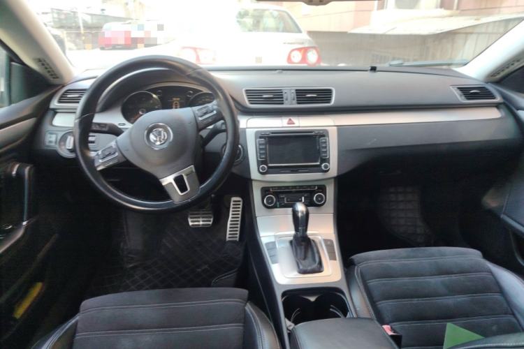 Used Volkswagen FAW-Volkswagen CC 2011 1.8TSI Luxury Model Center Console