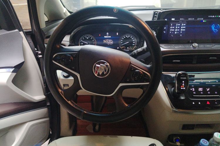 Used Buick GL8 2021 Land Cruiser Executive Class 652T Luxury Model Steering Wheel