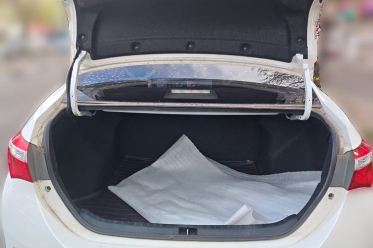 Used Toyota Corolla 2014 1.6L CVT GL Trunk