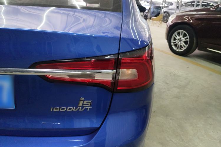 Used Roewe i5 2020 1.5L Automatic 4G Connect Luxury Flagship Edition Exterior 1