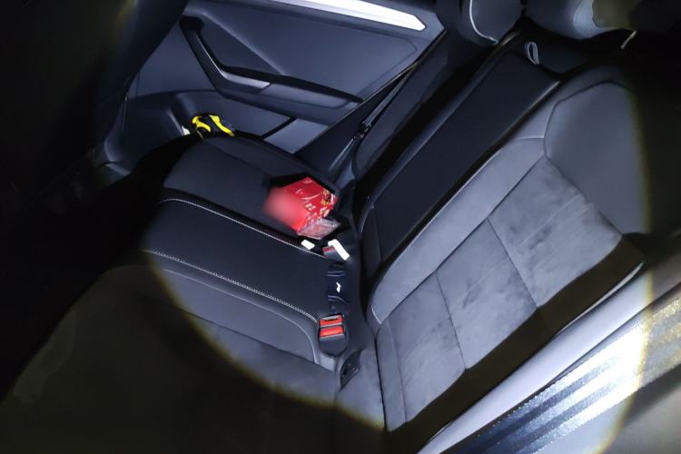 Used Volkswagen T-ROC 2022 280TSI DSG Two-Wheel Drive R-Line Pro PLUS Interior 4