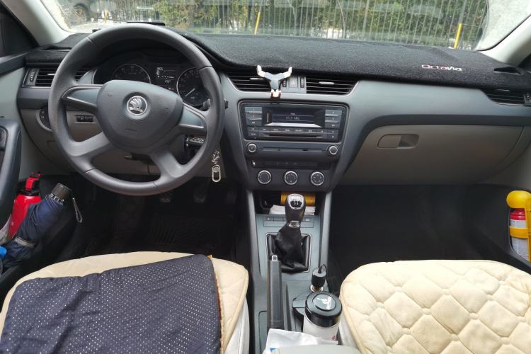 Used Skoda Octavia 2015 1.6L Manual Eado Edition