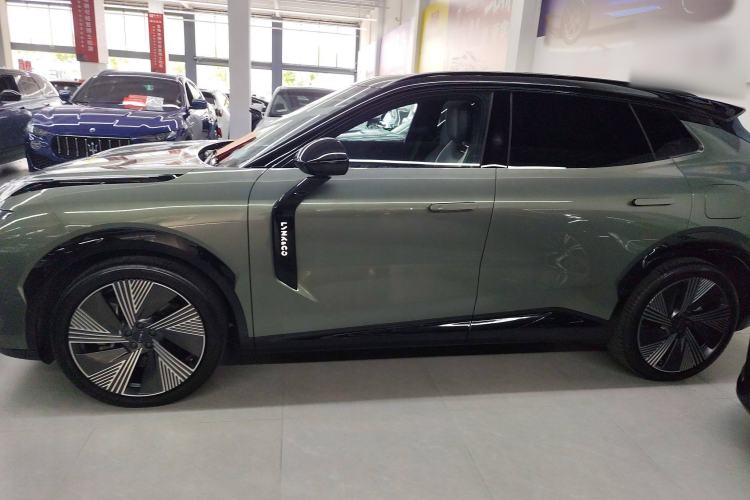 Used Lynk & Co 08 EM-P 2023 220km All-Wheel-Drive Performance Halo