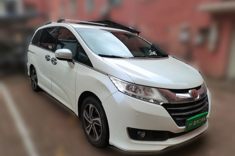 Used Honda Odyssey 2015 2.4L Supreme Edition Front Right 45 Deg