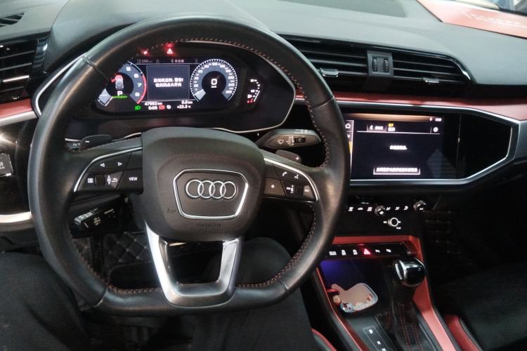 Used Audi Q3 2021 40 TFSI Fashion Dynamic Model