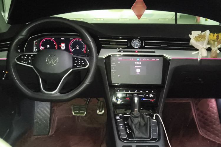 Used Volkswagen Magotan 2024 2 Million Units Zhongxiang Version 330TSI DSG Luxury Edition
