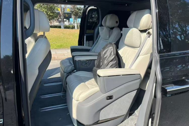 Used Zeekr 009 2024 7-Seater Walk-Through Version Four-Wheel Drive 108 kWh
