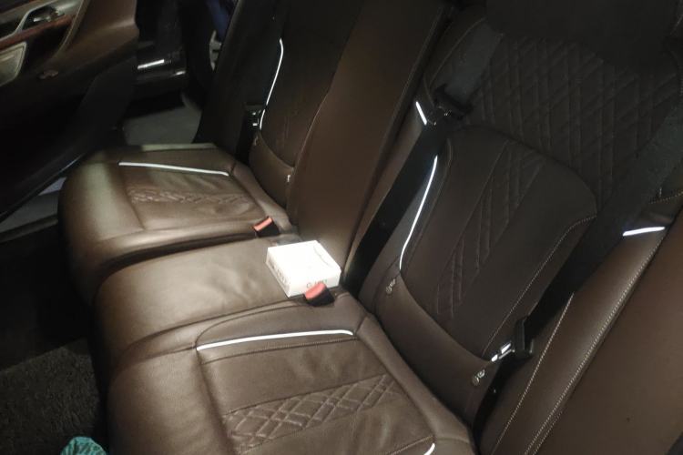 Used BMW 7 Series 2018 730Li Luxury Model Excellence Package Left Rear Seat