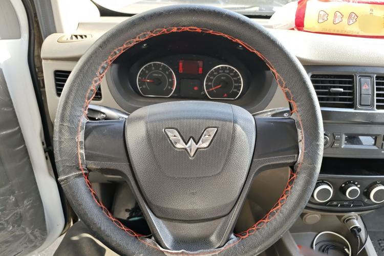 Used Wuling Rongguang V 2018 1.2L Practical Model