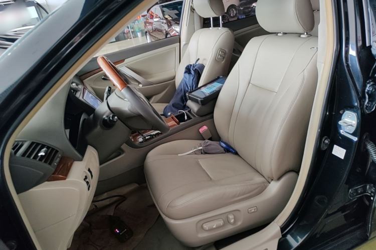 Used Toyota Camry 2013 200G Classic Luxury Edition
