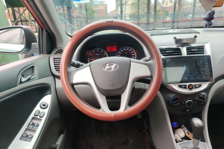 Used Hyundai Verna (older generation) 2010 Sedan 1.4L Automatic Fashionable GT Model Steering Wheel