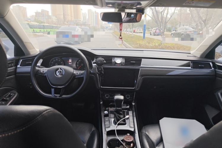 Used Volkswagen Phideon 2018 Revised Version 380TSI Two-Wheel Drive Business Edition Center Console