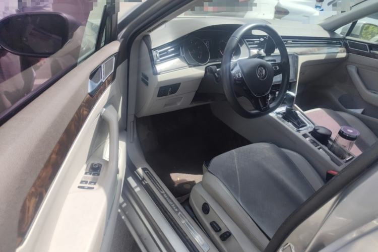 Used Volkswagen Magotan 2017 330TSI DSG Luxury Model